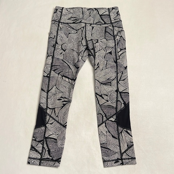70. Lululemon Pace Rival Crop Legging - Picture 1 of 5